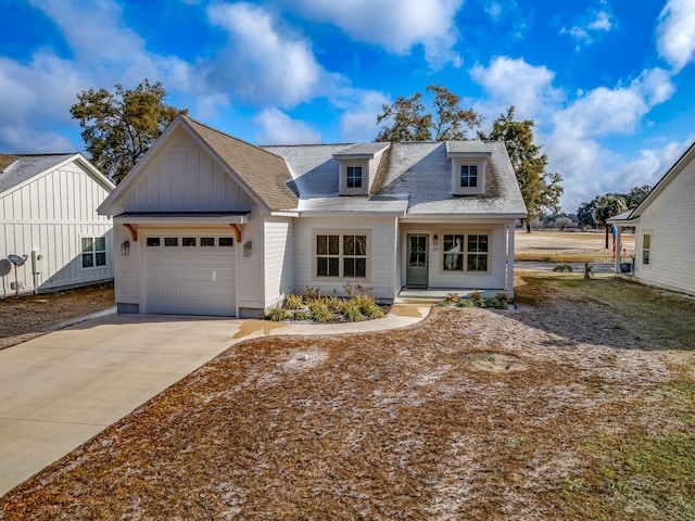 view of front facade with a garage