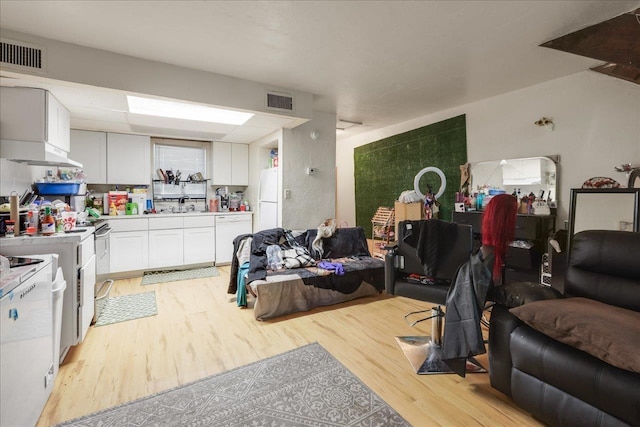 1286 Rumba Ln -, Unit Tallahassee, FL 32304 - living area with light wood-style floors