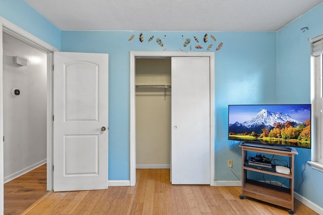 1909 Ermine Ct, Tallahassee, FL 32308 - bedroom featuring wood finished floors and a closet