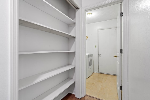 1909 Ermine Ct, Tallahassee, FL 32308 - laundry area featuring washer / dryer