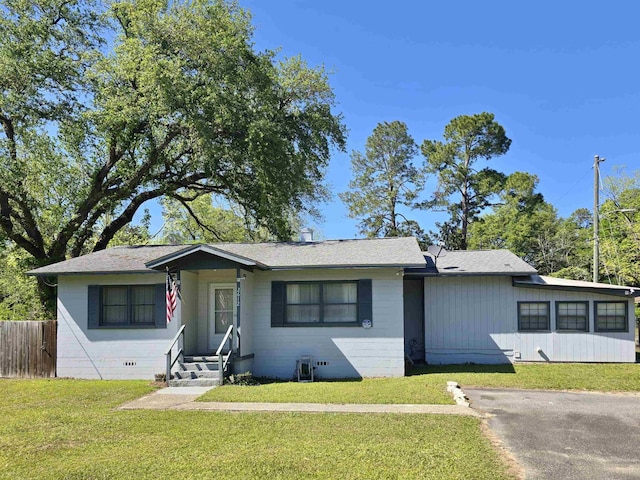 2612 W Tharpe St, Tallahassee, FL 32303 - view of front of property with a shingled roof