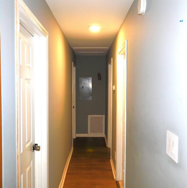 287 Tyre Rd, Havana, FL 32333 - hallway with dark wood-type flooring and baseboards