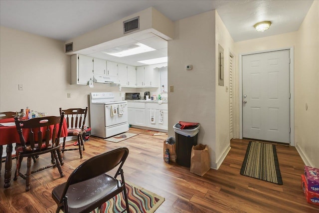 1292 Rumba Ln -, Unit Tallahassee, FL 32304 - dining room featuring light wood-style floors and baseboards
