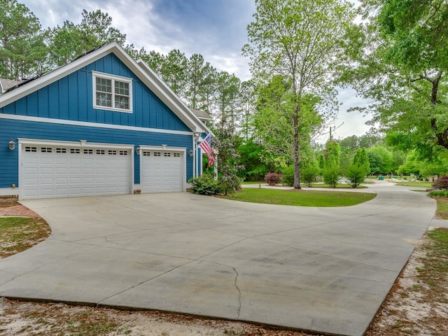 view of front facade with a garage