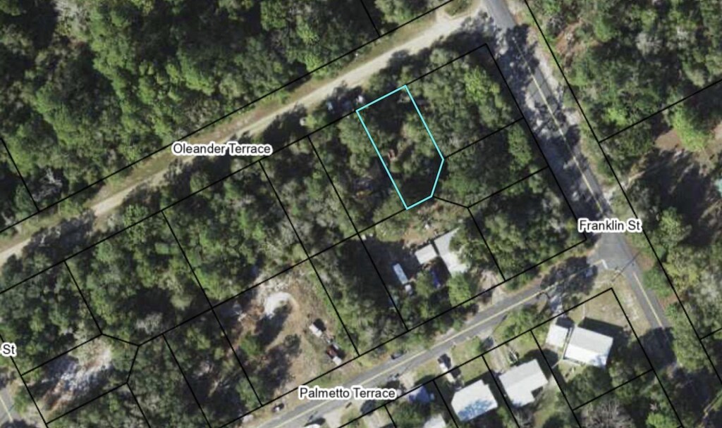 2528 Oleander Ter, Carrabelle, FL 32323