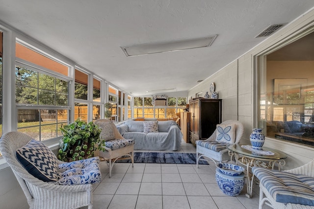 sunroom with vaulted ceiling