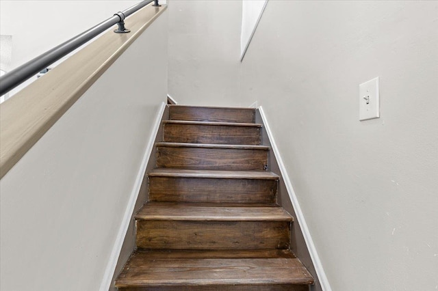 310 Glenridge Rd, Perry, FL 32348 - view of stairs
