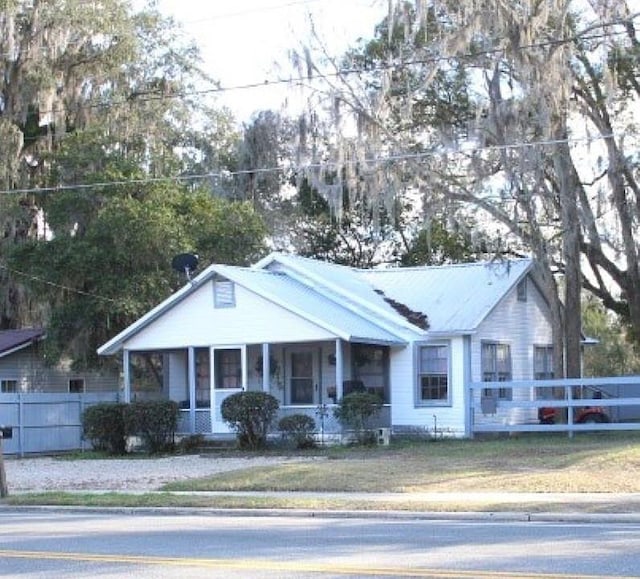 view of front of home with covered porch