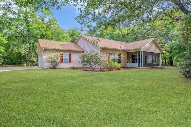 55 Hopkins Landing Rd, Quincy, FL 32351 - ranch-style home featuring a front lawn, a sunroom, and roof with shingles