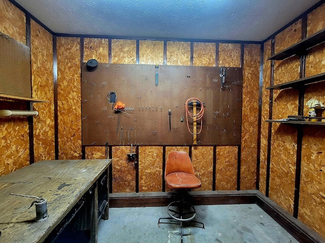 2917 Glover Carlton Rd, Perry, FL 32348 - wine cellar featuring a workshop area