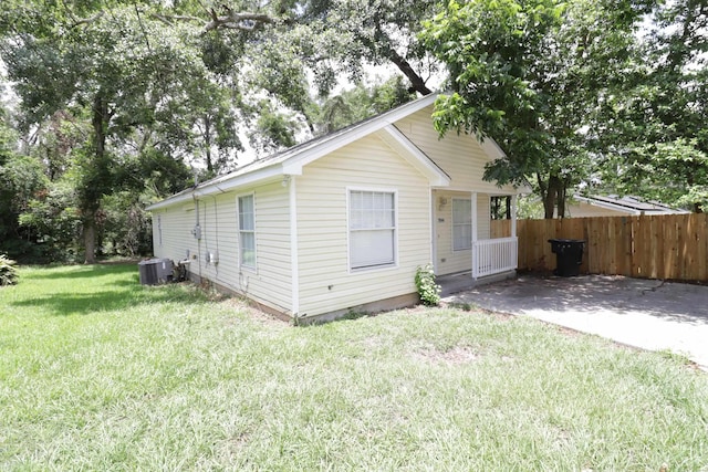 1944 Pasco St, Tallahassee, FL 32310 - bungalow-style house featuring central air condition unit