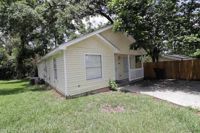 1944 Pasco St, Tallahassee, FL 32310 - view of front of house with cooling unit