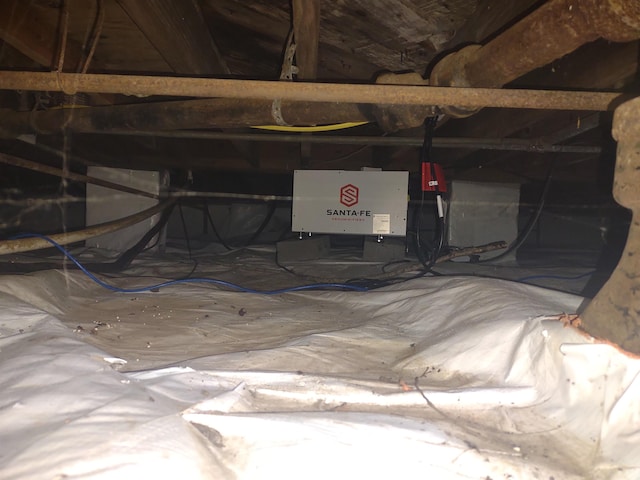 1508 Pepper Dr, Tallahassee, FL 32304 - view of inside crawl space