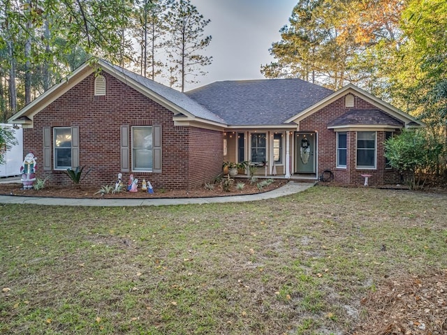 view of front of property with a front yard