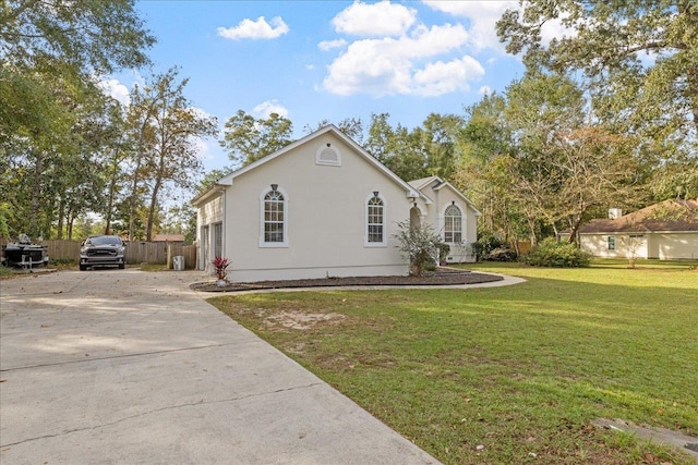 view of front of home with a front yard