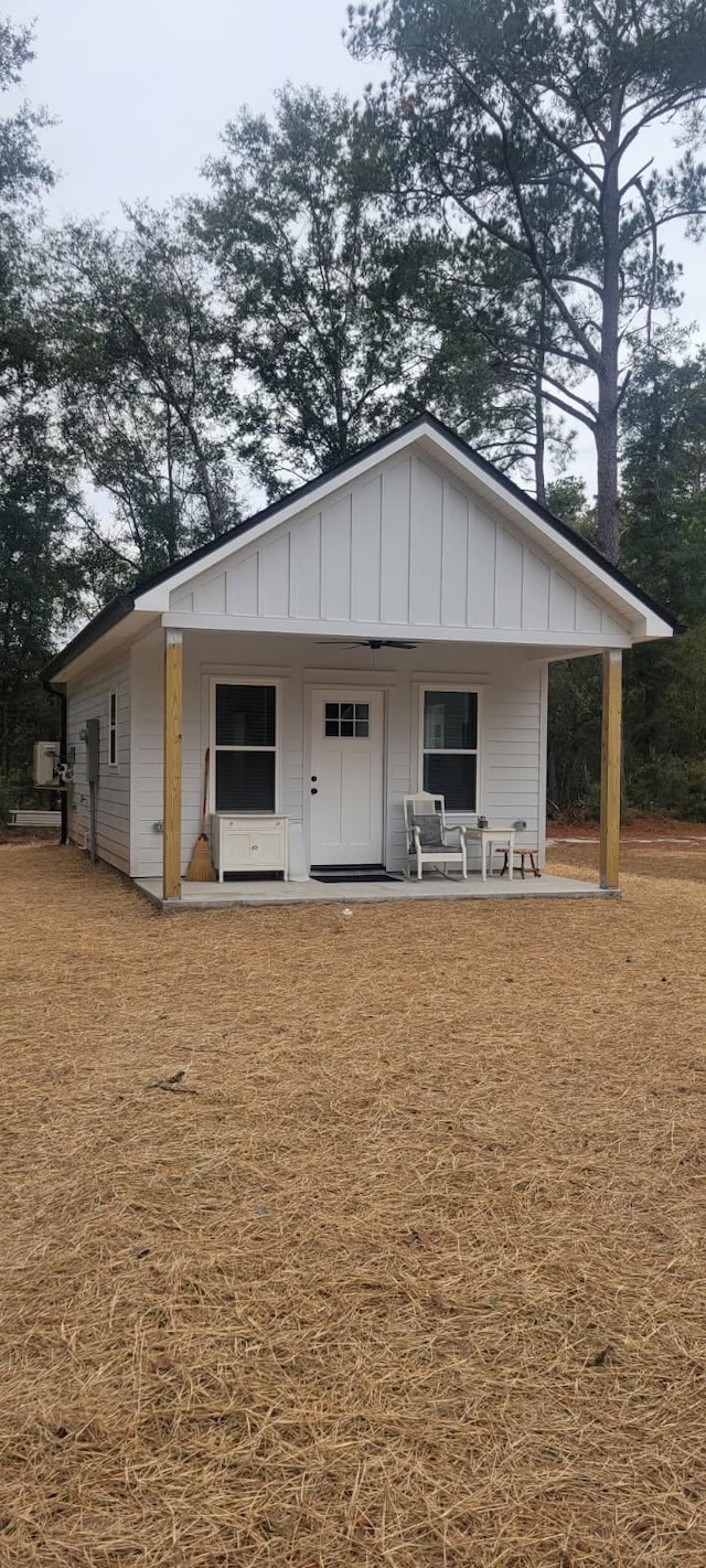 view of front of house with covered porch