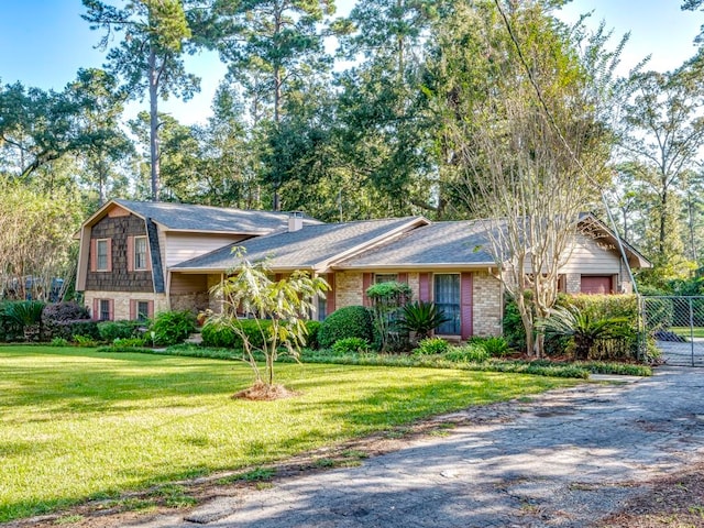 view of front of house with a front yard