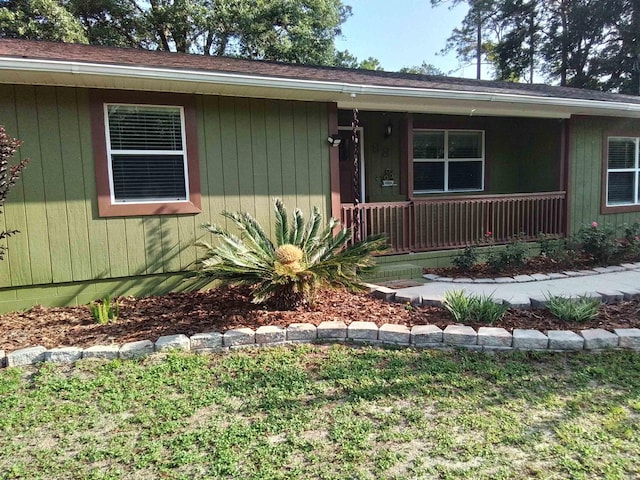 88 Wildwood Dr, Crawfordville, FL 32327 - ranch-style home with a porch
