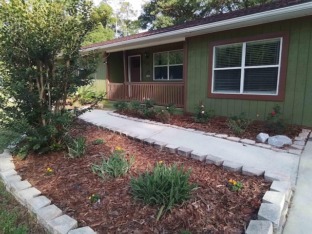 88 Wildwood Dr, Crawfordville, FL 32327 - view of front of house featuring covered porch