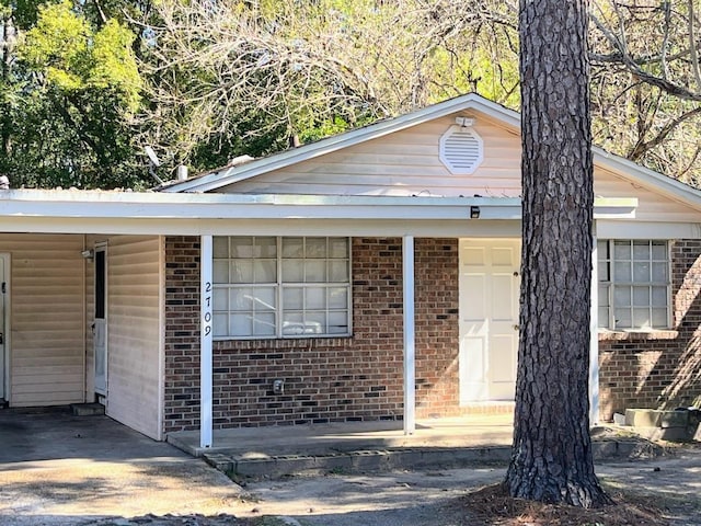 view of front of property