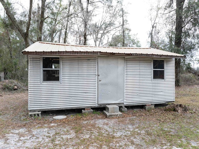 view of outdoor structure