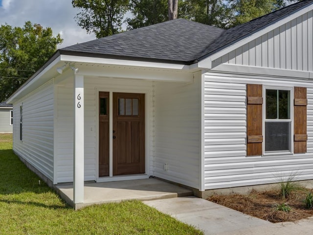 view of outdoor structure with a yard