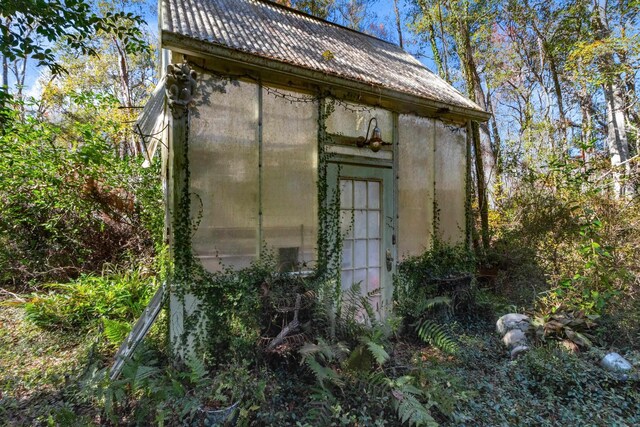 view of outdoor structure