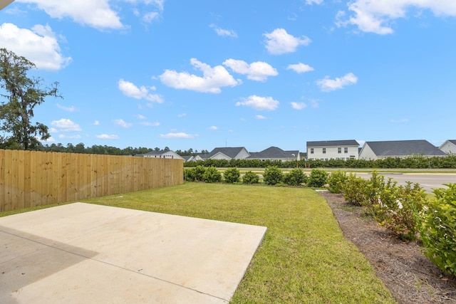 view of yard featuring a patio