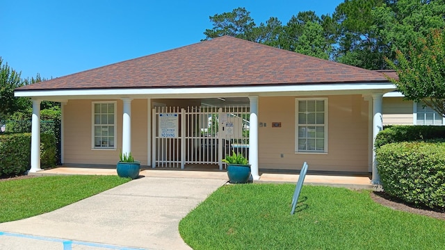 2736 Oakleigh Ct, Tallahassee, FL 32312 - view of front of property featuring a porch, roof with shingles, and fence
