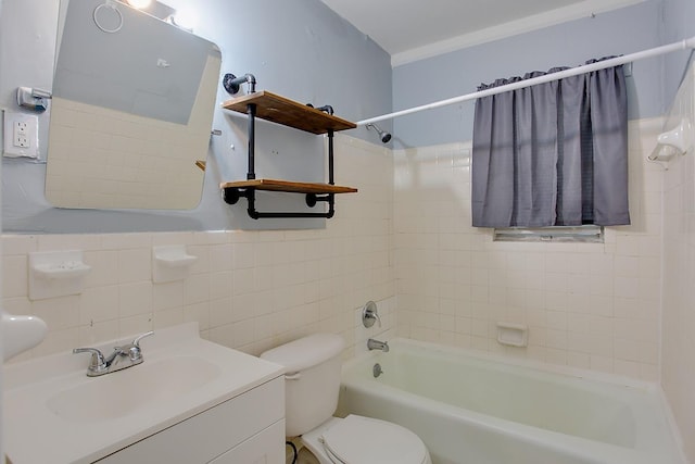 316-328 E Pershing St Unit 316-328, Tallahassee, FL 32301 - full bathroom featuring tiled shower / bath, vanity, toilet, and tile walls