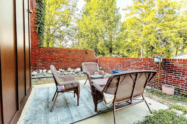 220 Belmont Rd Unit 3, Tallahassee, FL 32301 - fenced backyard with a patio