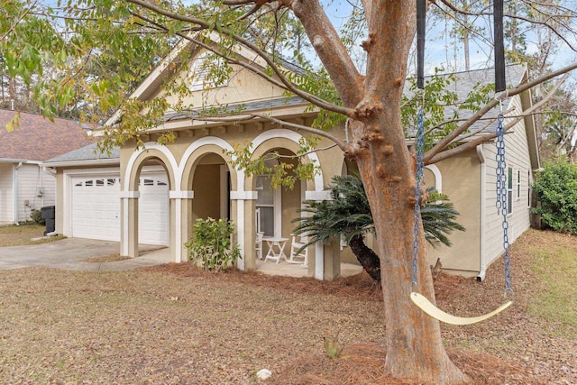 view of front of house with a garage