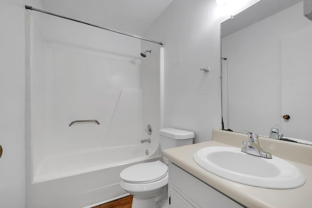 2263 Shady Timbers Cir Unit 3, Tallahassee, FL 32304 - full bathroom featuring wood finished floors, toilet, vanity, and bathtub / shower combination
