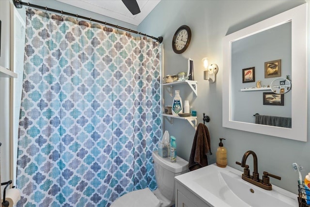 514 N Calhoun St, Perry, FL 32347 - full bathroom featuring vanity, a shower with curtain, and a ceiling fan