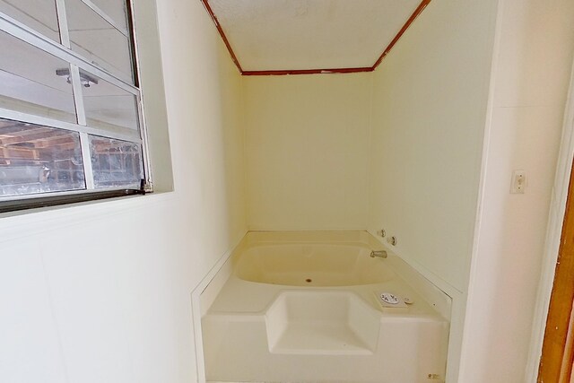 452-BN Railroad Cir, Boston, GA 31626 - bathroom with a bath