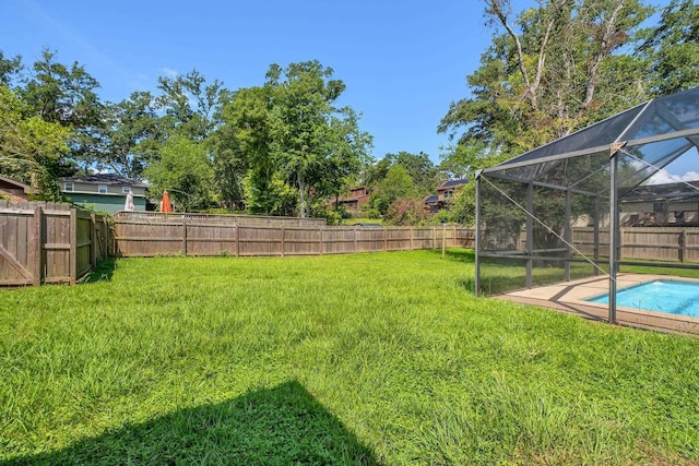 4054 Mcleod Dr, Tallahassee, FL 32303 - fenced backyard with a lanai