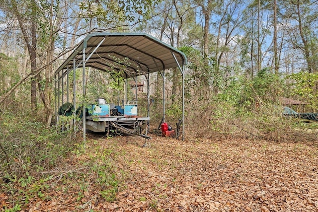 view of yard featuring a detached carport