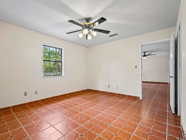 empty room with ceiling fan