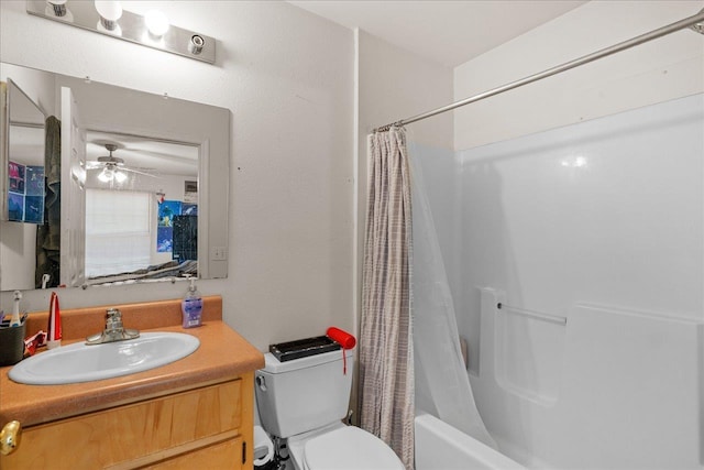 615621 N Woodward Ave -, Unit Tallahassee, FL 32304 - bathroom featuring shower / tub combo, vanity, and ceiling fan