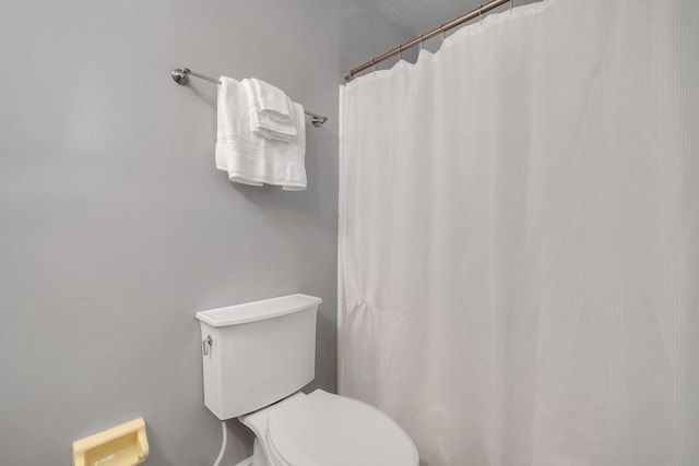 6427 Count Turf Trl, Tallahassee, FL 32309 - full bathroom with toilet and curtained shower