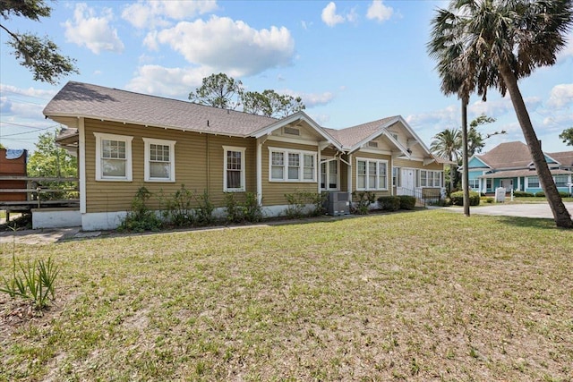 315 W Green St, Perry, FL 32347 - view of front facade featuring a front yard