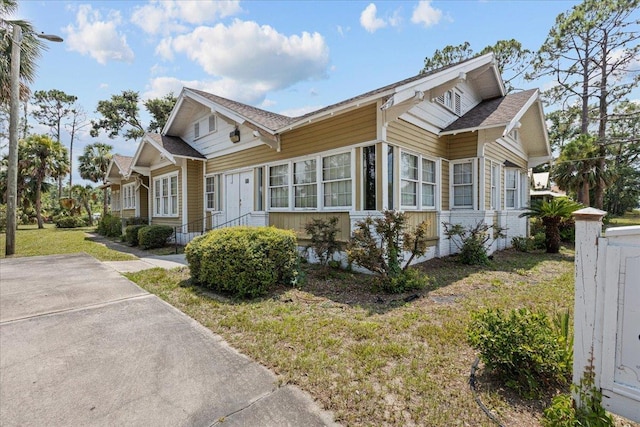315 W Green St, Perry, FL 32347 - view of front of home featuring a front yard