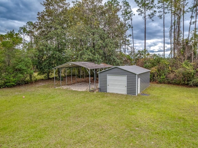 view of yard featuring a carport and a storage shed