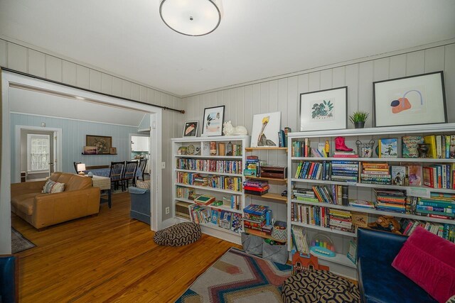 3206 Old Bainbridge Rd, Tallahassee, FL 32303 - interior space featuring wood finished floors