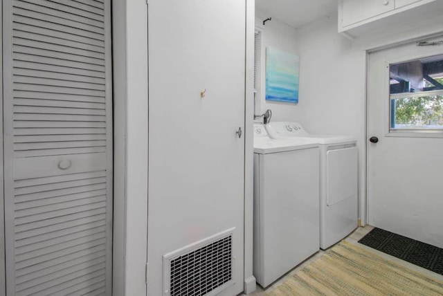 1405 SE 2nd Ave, Steinhatchee, FL 32359 - laundry room with washer and dryer