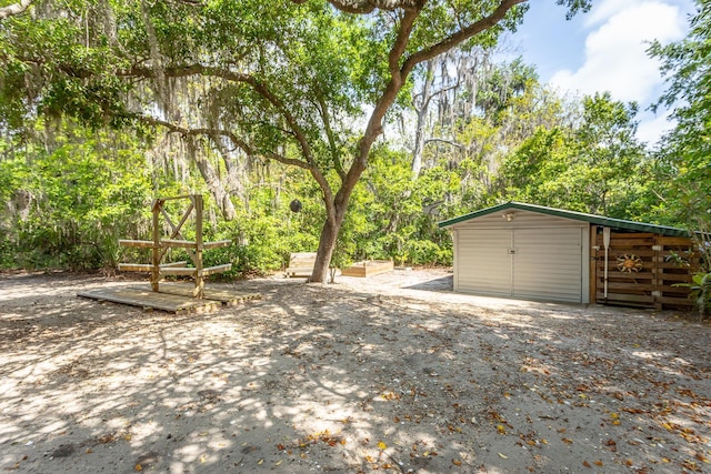 627 Mariner Cir, Alligator Point, FL 32346 - view of garage