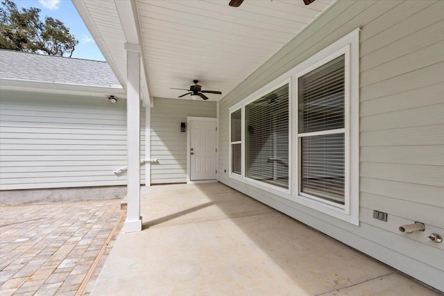 3034 Lakeshore Dr, Tallahassee, FL 32312 - view of patio with a ceiling fan