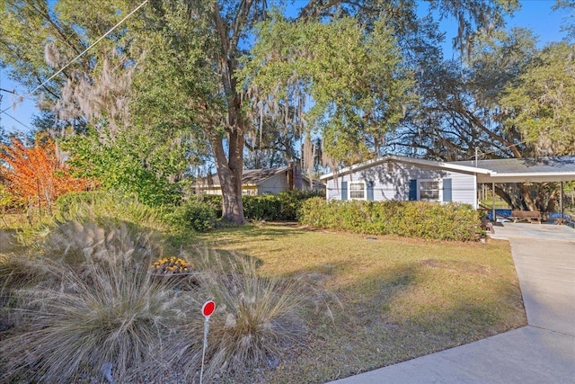 view of front of property with a front yard