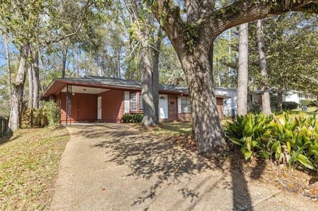 view of front of home with driveway