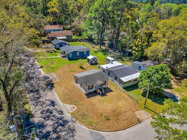 bird's eye view with a view of trees